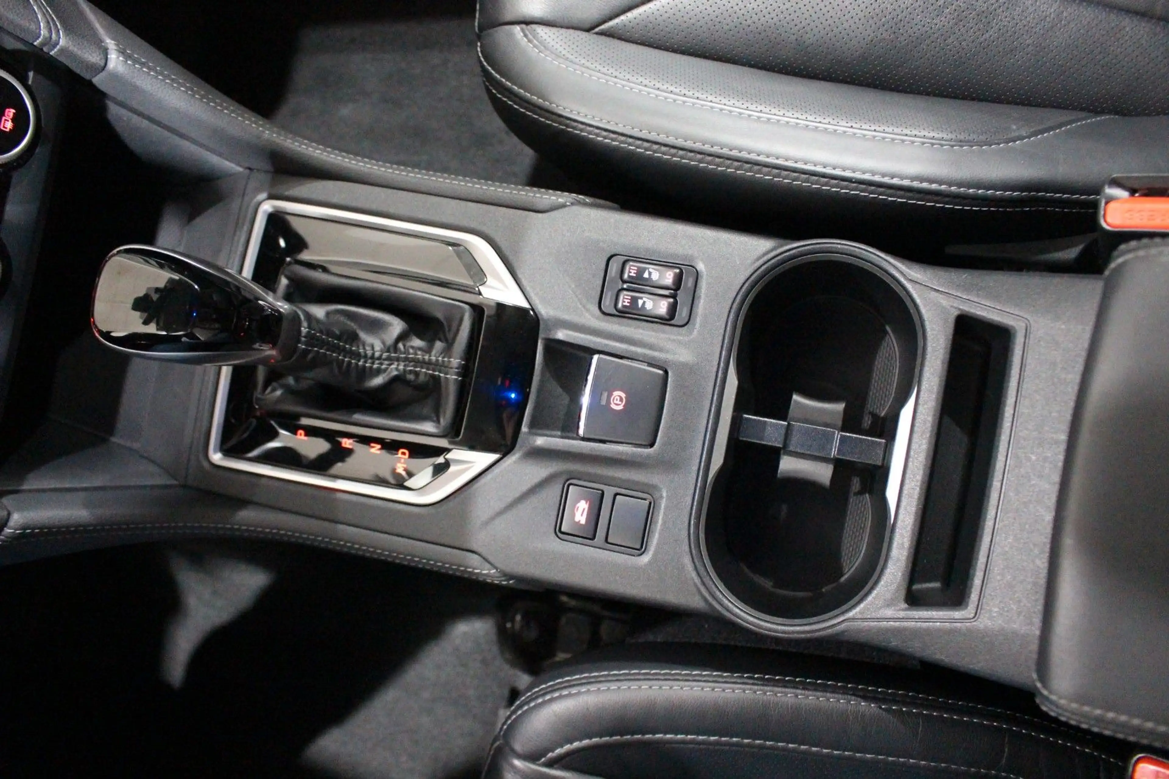 Subaru Impreza Sport LED SD LEDER AHK VOLL TOP SH DE — photo 30