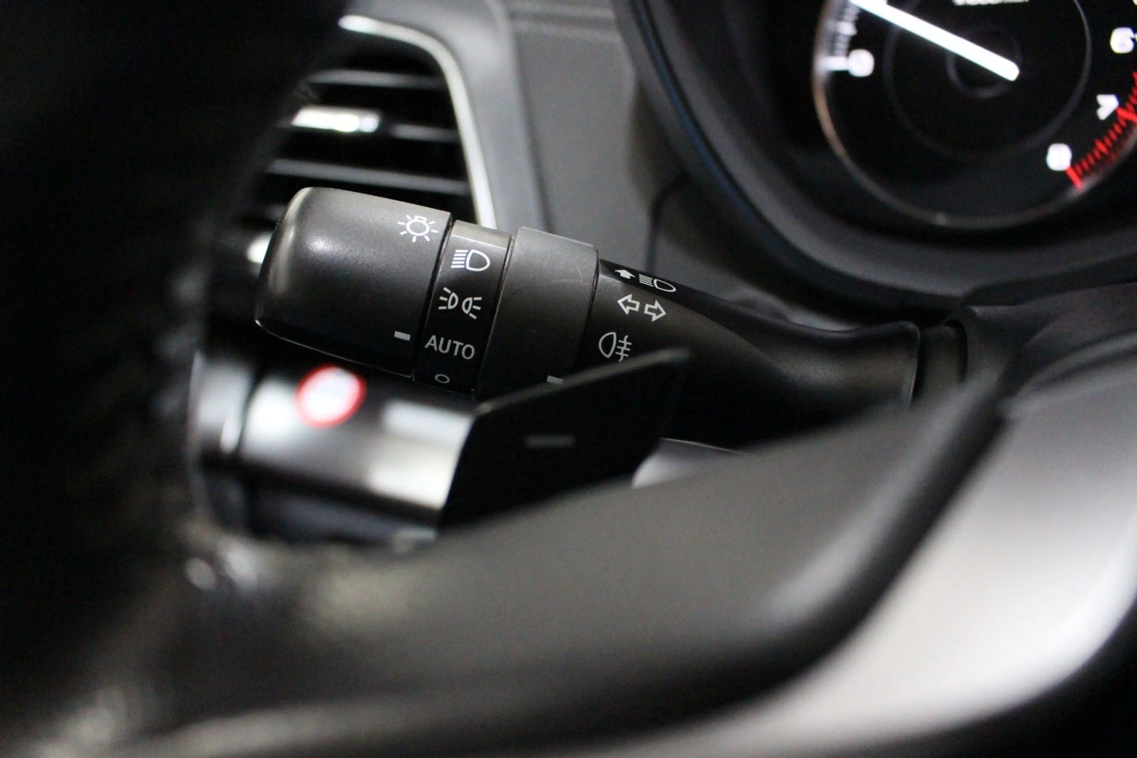 Subaru Impreza Sport LED SD LEDER AHK VOLL TOP SH DE — photo 22