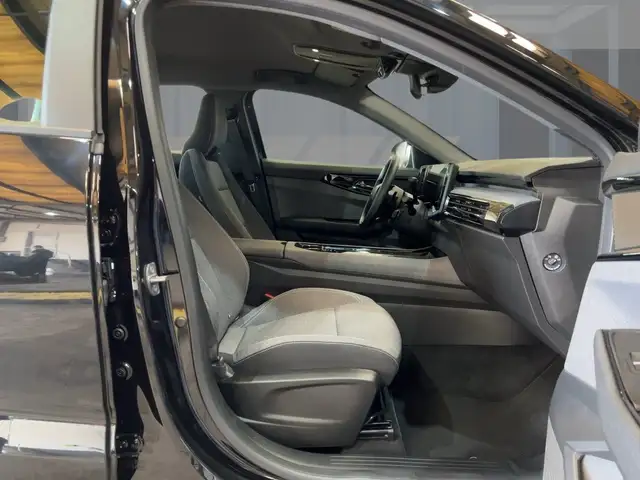 Renault Austral view 8