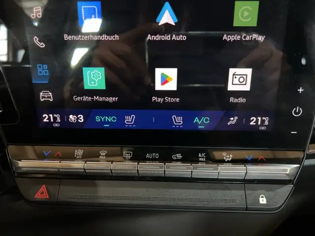 Renault Austral view 16