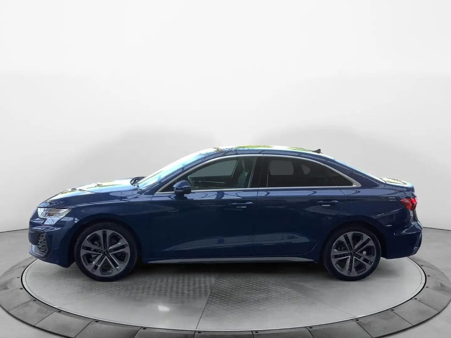Audi A3 35 TDI S line S tronic | MATIRX LED Blau - 2
