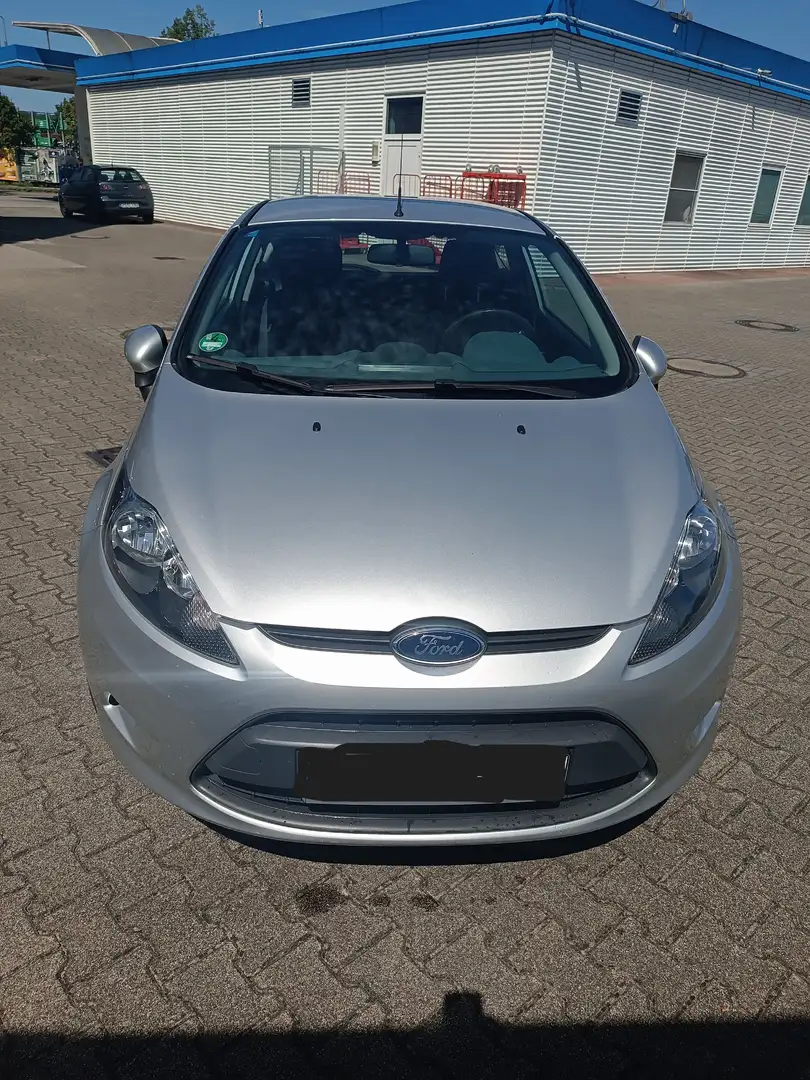 Ford Fiesta Fiesta 1.25 Trend Silber - 1