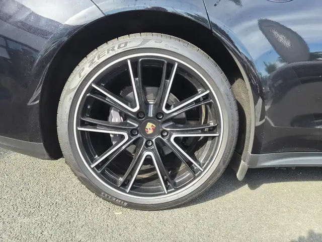 Porsche Panamera view 11