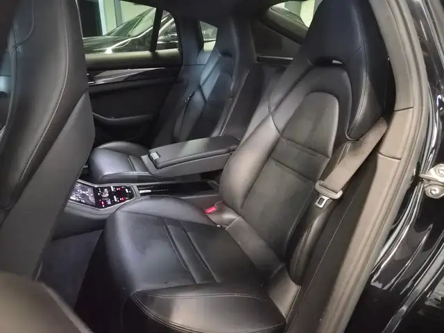 Porsche Panamera view 15