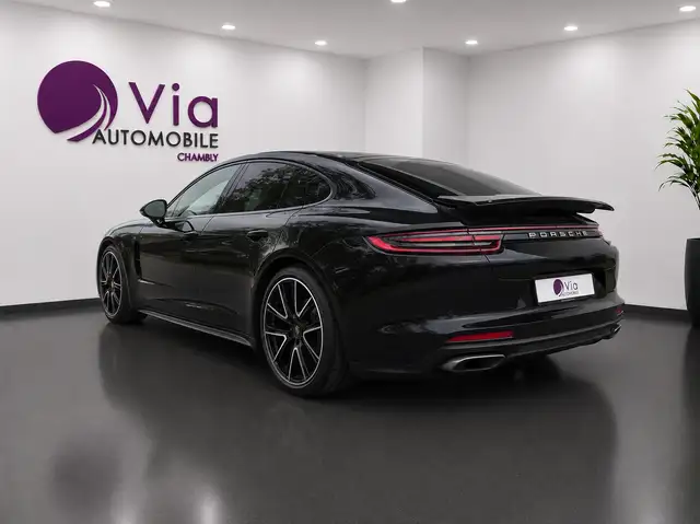 Porsche Panamera view 8