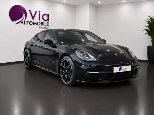Porsche Panamera view 3