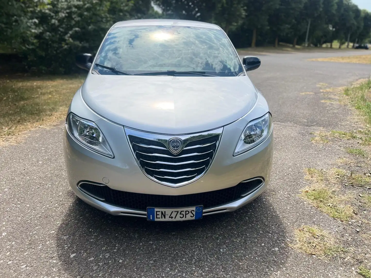 Lancia Ypsilon 1.2 8v Platinum c/s.parc. s Argento - 1