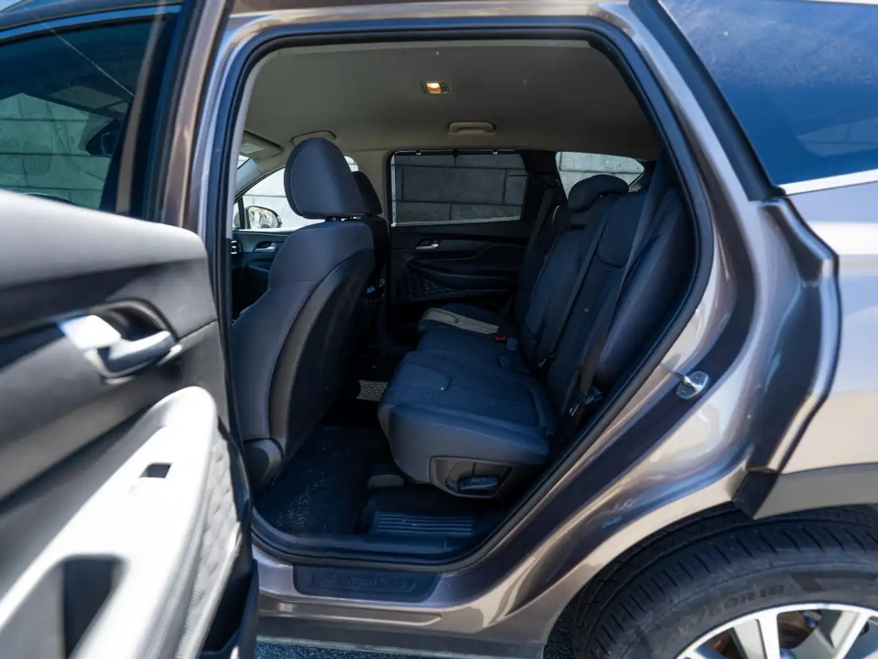 Hyundai SANTA FE photo Hyundai SANTA FE