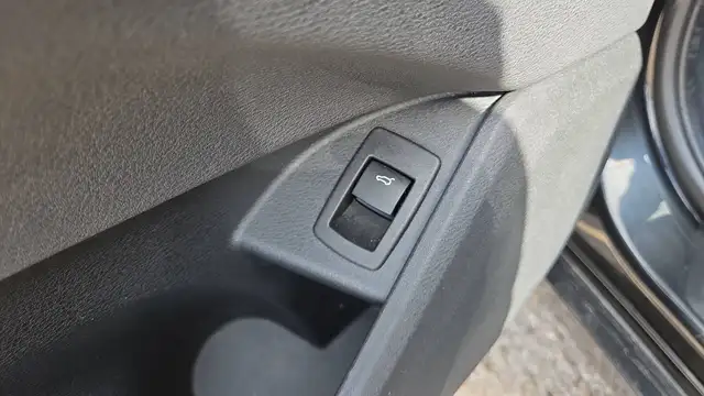 BMW X1 view 13