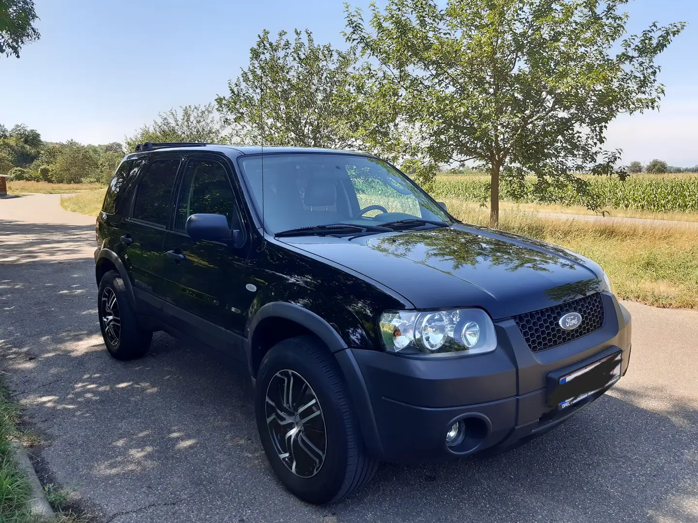 Ford Maverick Schwarz - 1