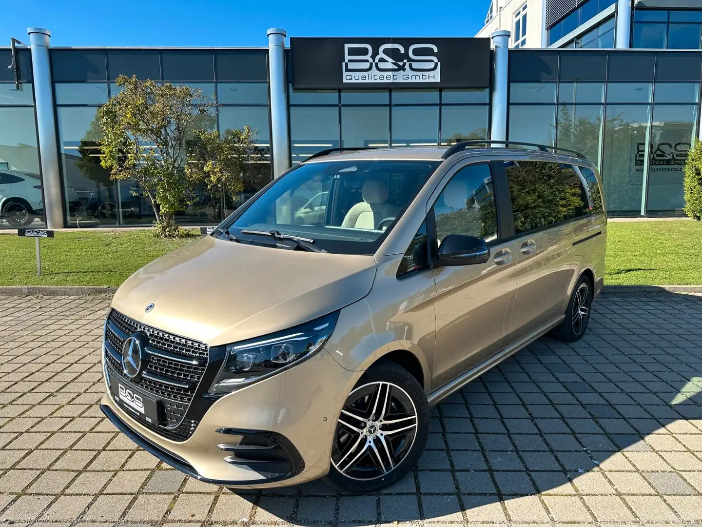 Mercedes-Benz V 300 V300d 4MATIC EXCLUSIVE lang DISTR,PANO,BURM,LUFT Oro - 2
