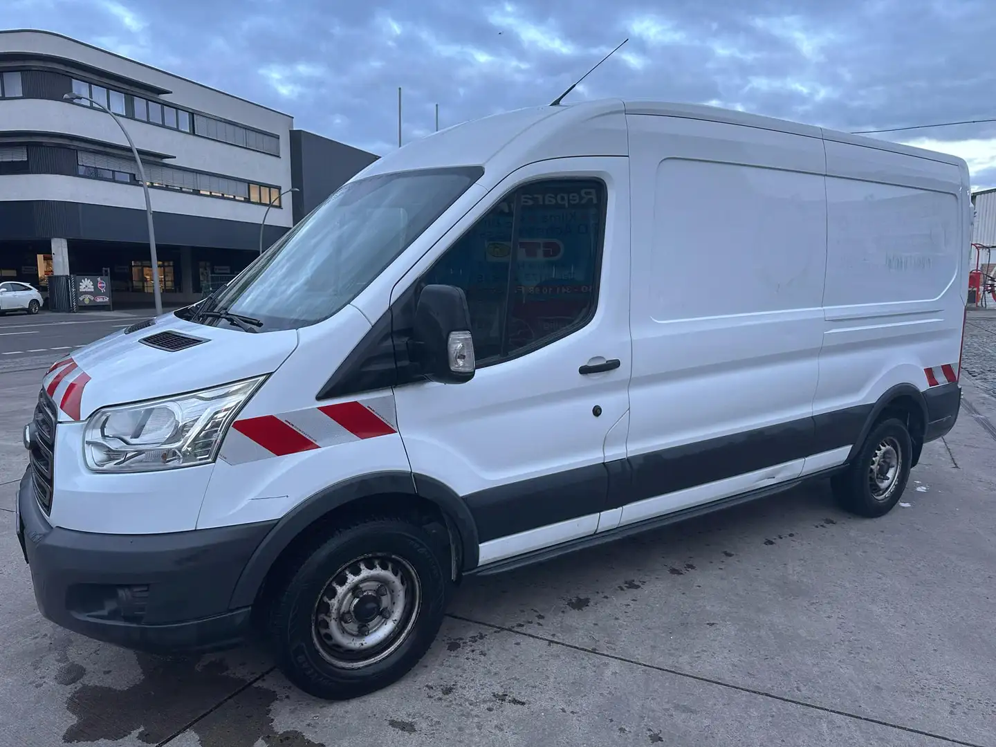 Ford Transit 350 L4H3 Lkw HA / 2,2 -114 kW TDCi Weiß - 2