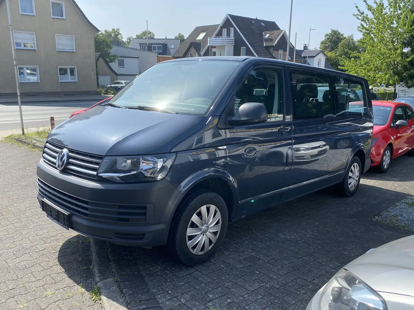 Volkswagen T6 Kombi 2.0 TDI lang ~9 Sitzer~Navi~Klima~AHK Blau - 2
