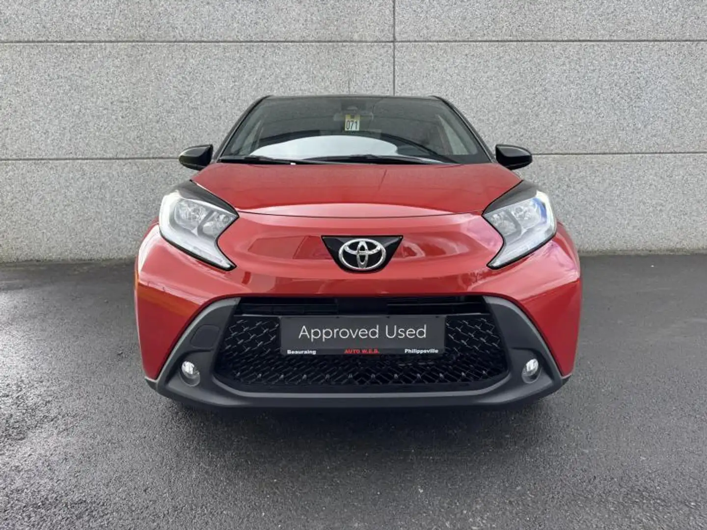 Toyota Aygo X 1.0 Essence CVT X-pulse AUTO Rouge - 2