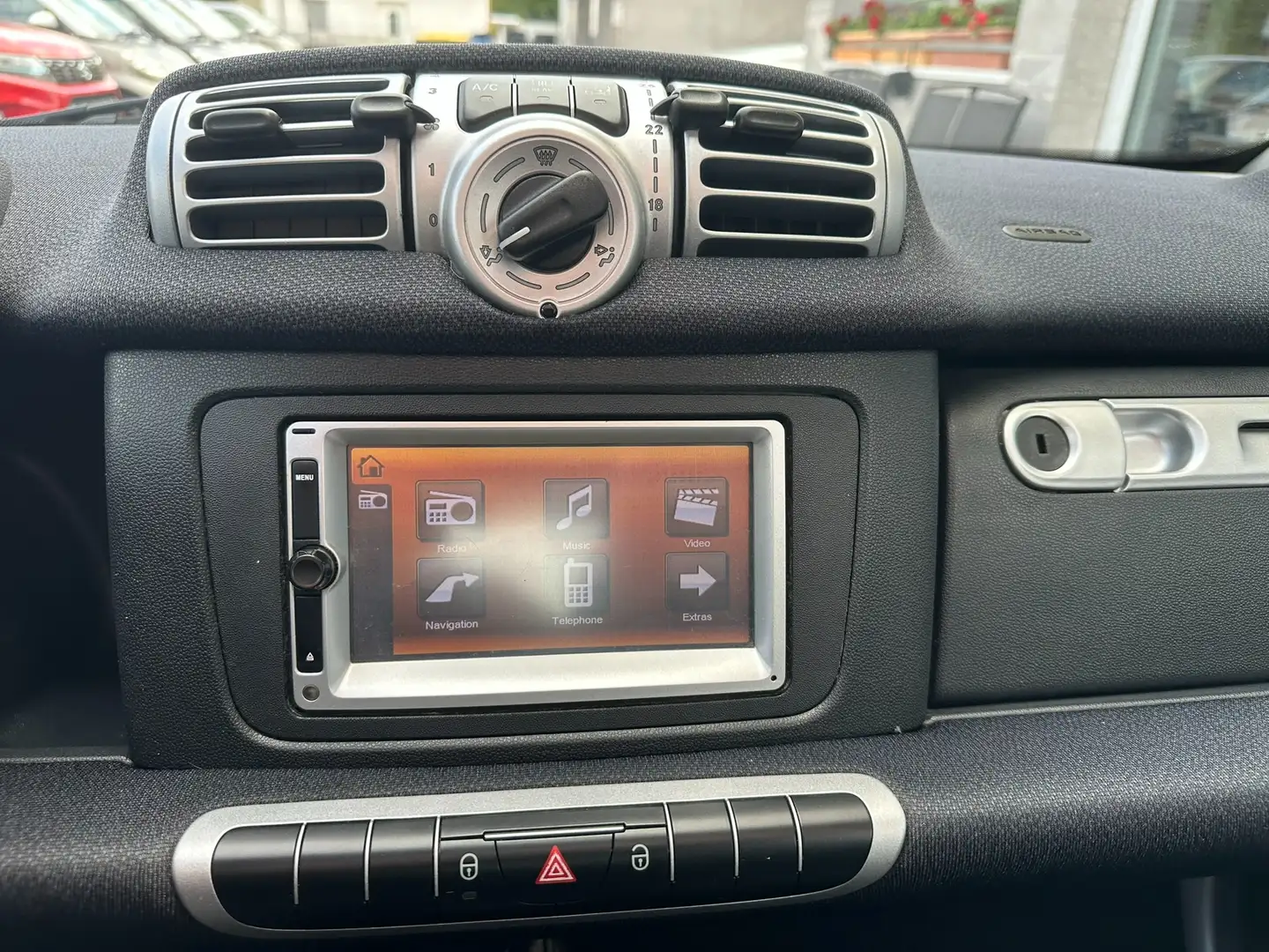 smart forTwo Mhd Navi Pano, Silber - 2