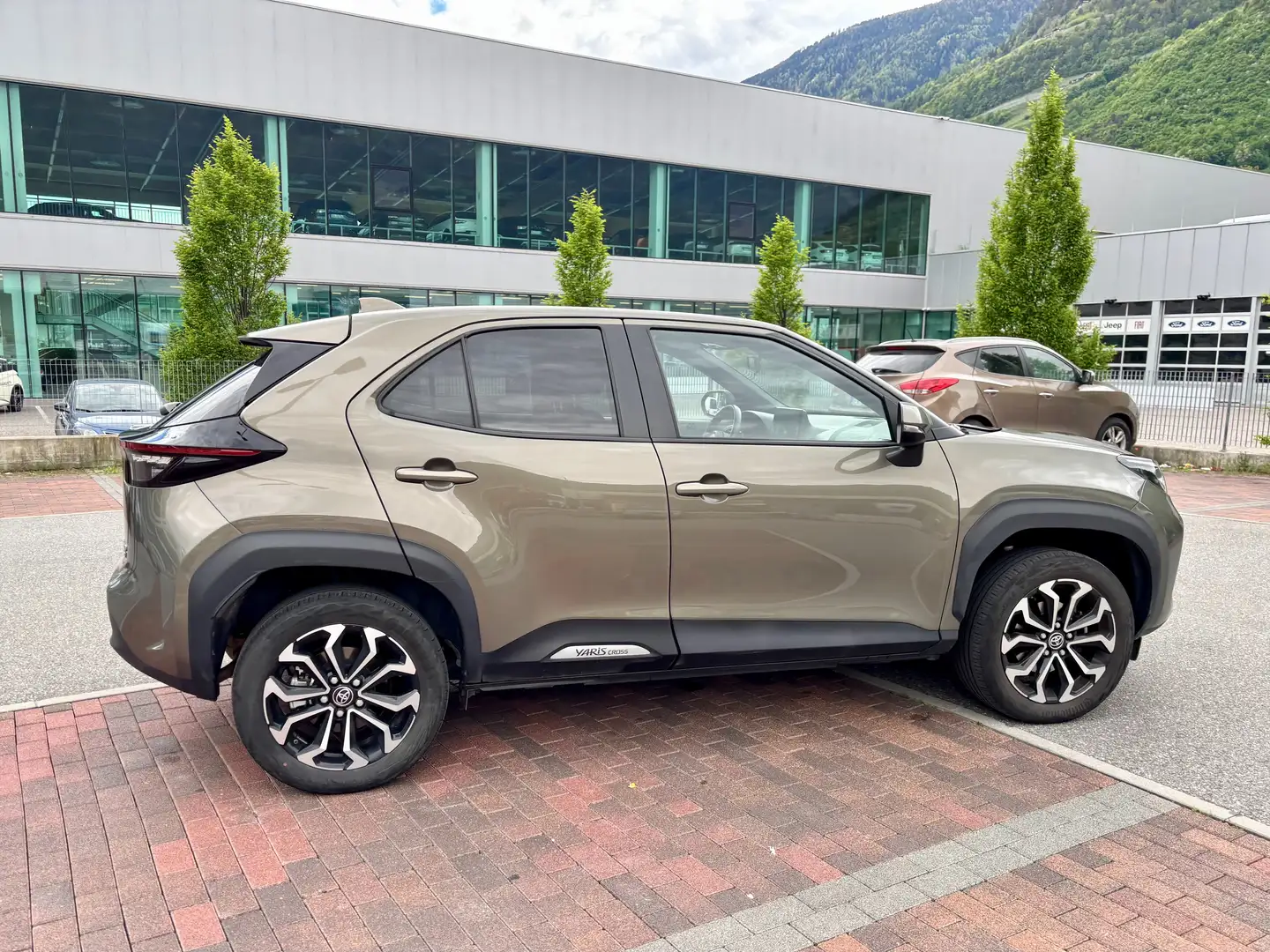 Toyota Yaris Cross Yaris Cross Hybrid AWD-i 4x4 - 2