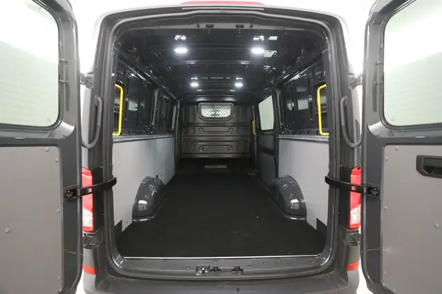 Volkswagen Crafter view 3
