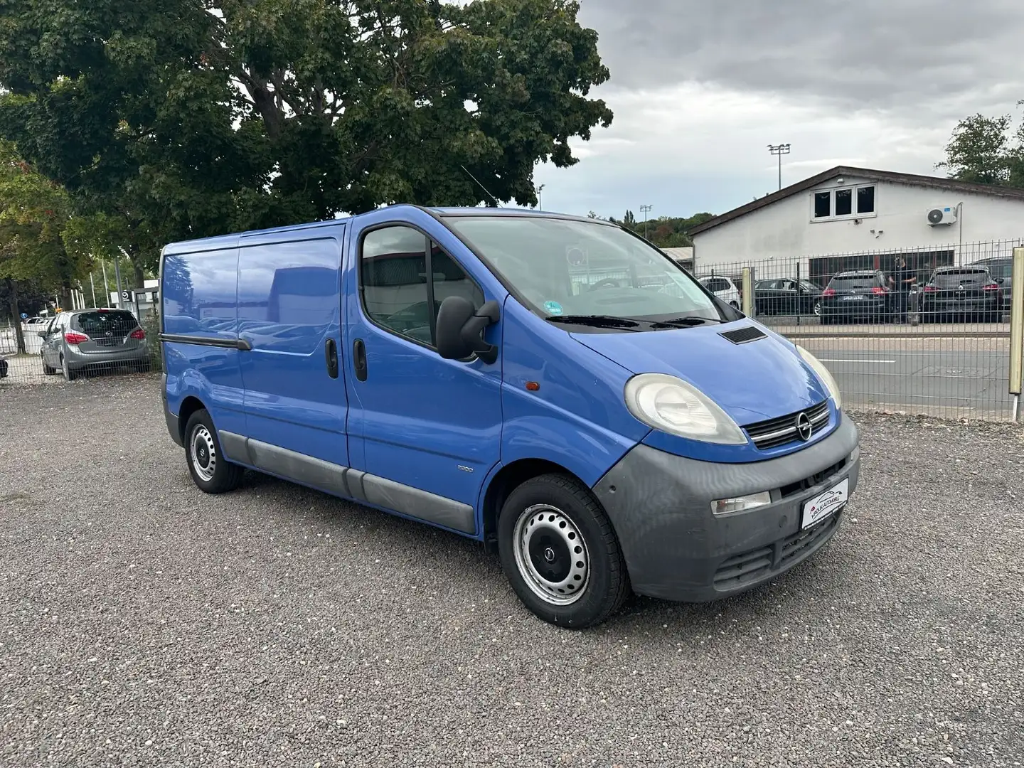 Opel Vivaro Kasten 1.9DTI Lang L2H1 2,9t TÜV KLIMA Blau - 1