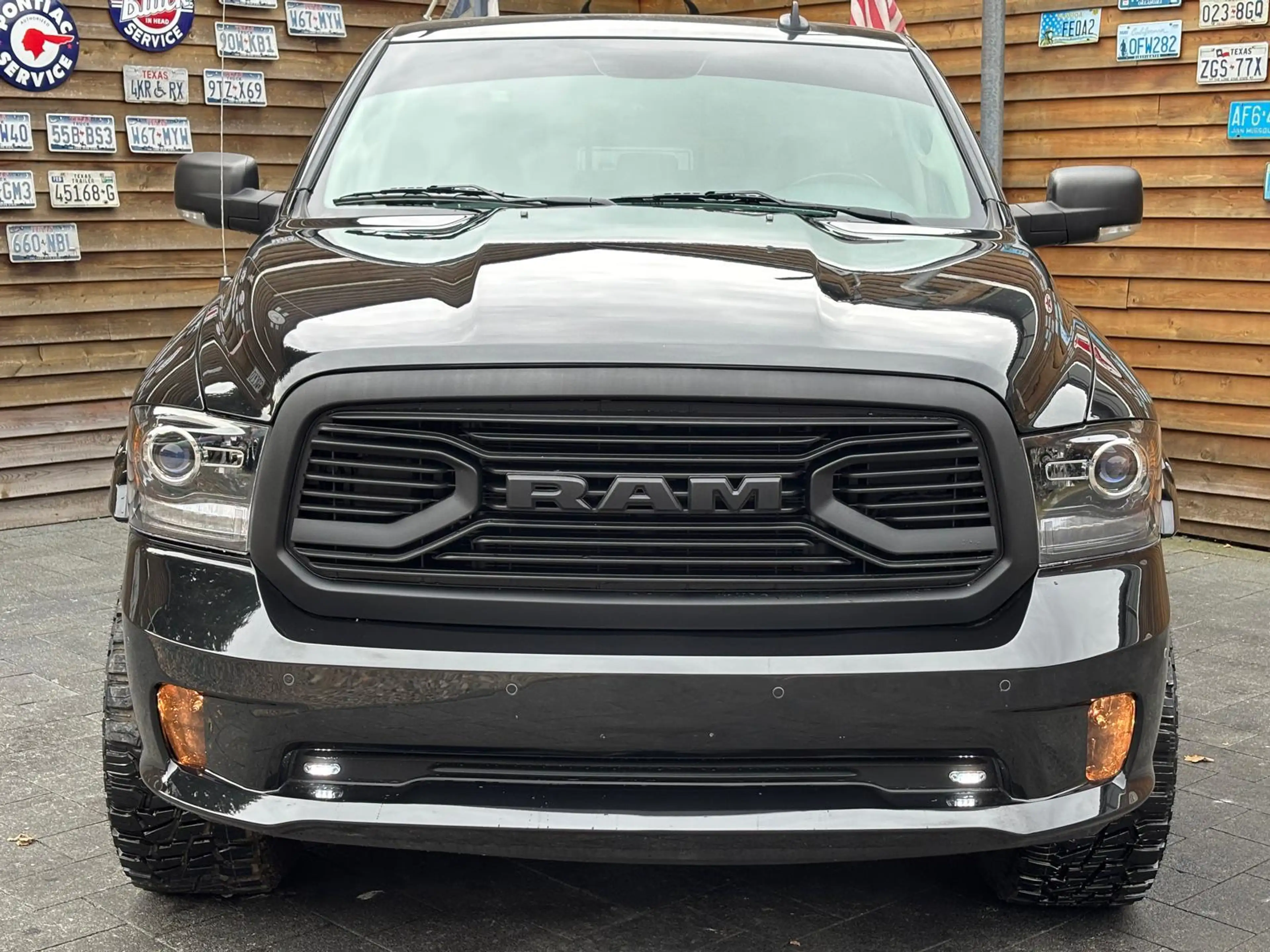 Dodge RAM 1500 5,7L BigHorn Crew Cab LED AHK 4x4 — photo 6