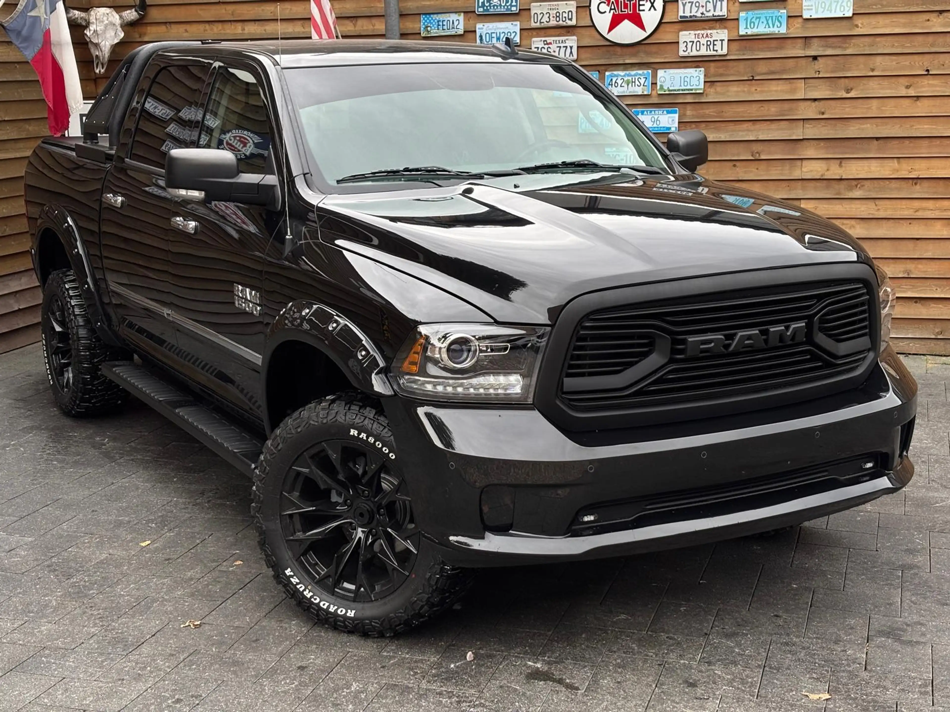 Dodge RAM 1500 5,7L BigHorn Crew Cab LED AHK 4x4 — photo 3