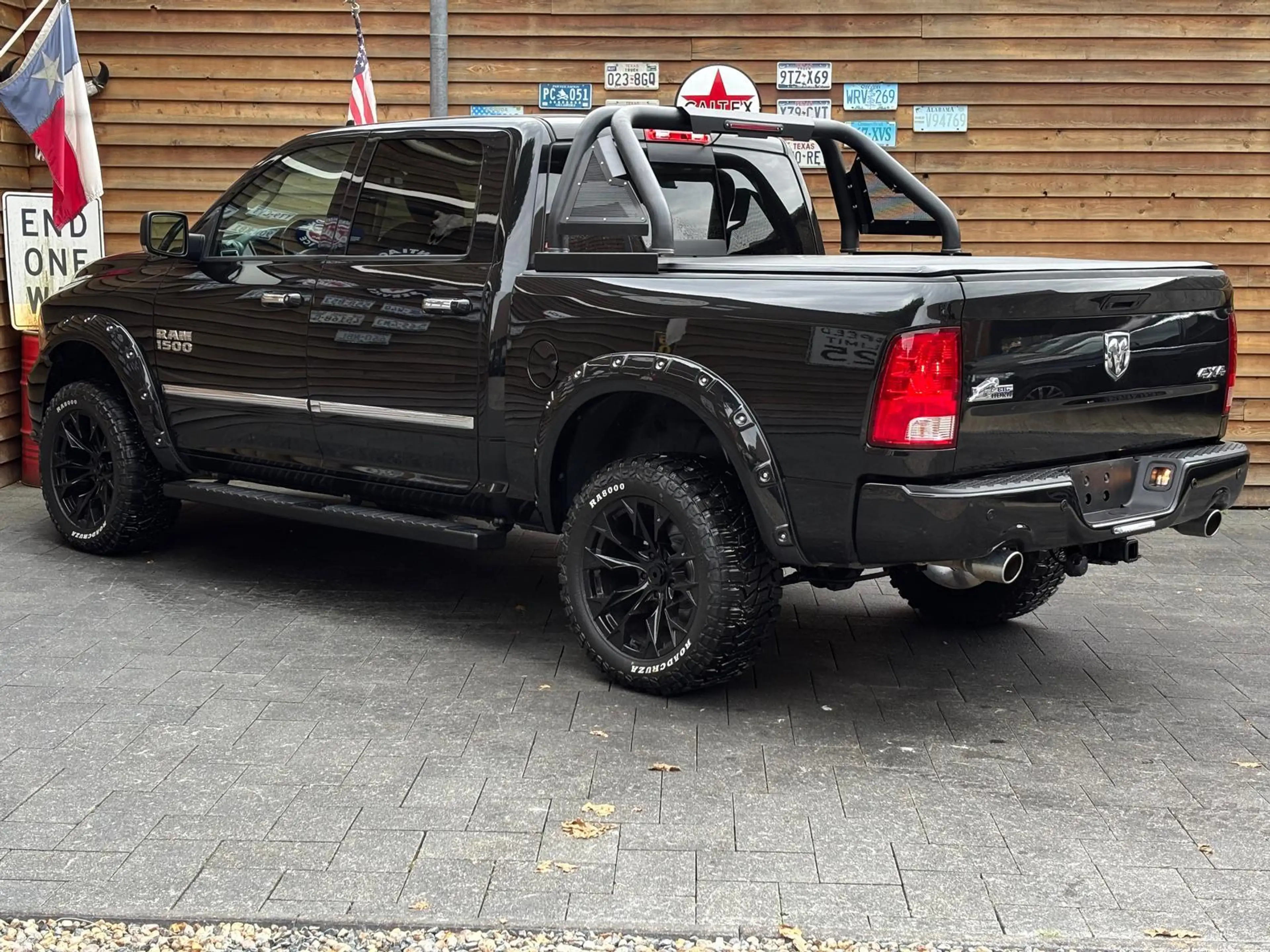 Dodge RAM 1500 5,7L BigHorn Crew Cab LED AHK 4x4 — photo 12