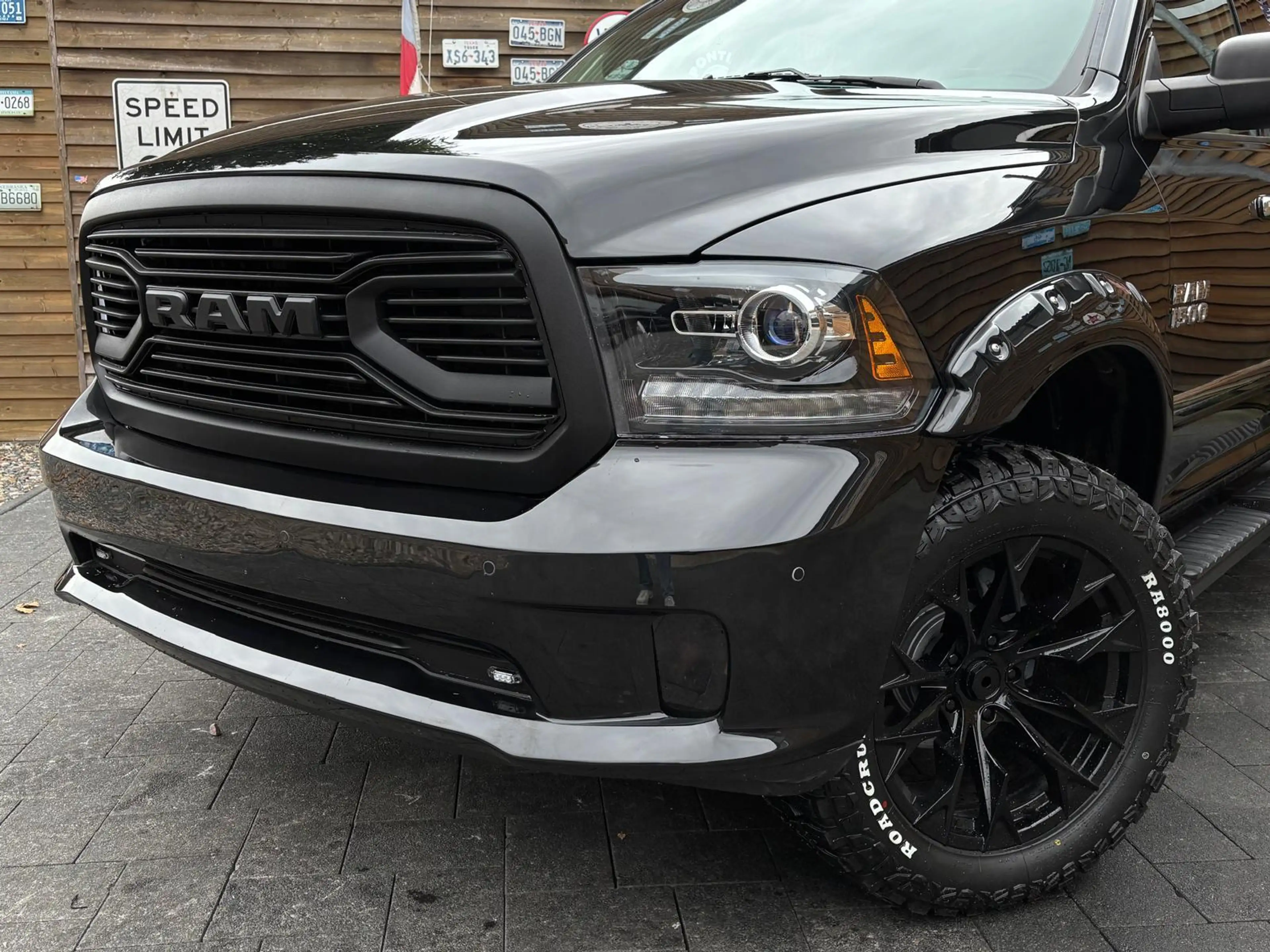 Dodge RAM 1500 5,7L BigHorn Crew Cab LED AHK 4x4 — photo 7