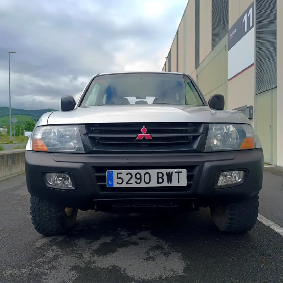 Mitsubishi Montero 3.2 DI-D GLX Plateado - 2