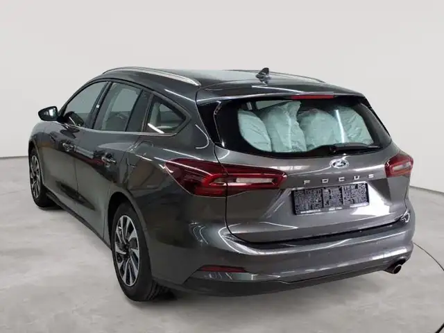 Ford Focus view 5