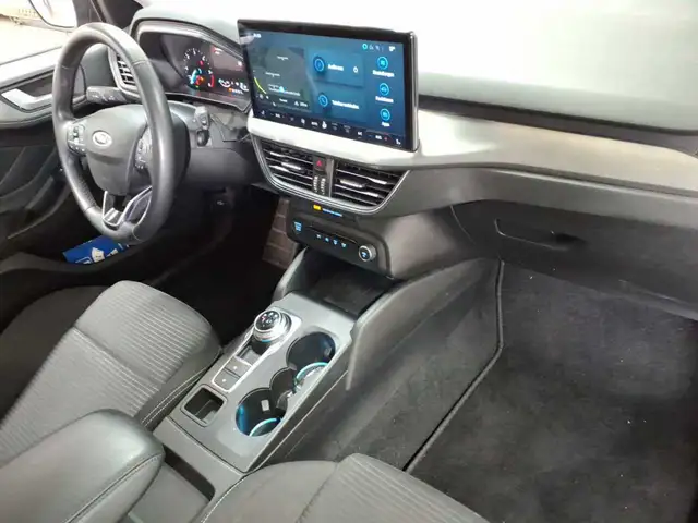 Ford Focus view 9