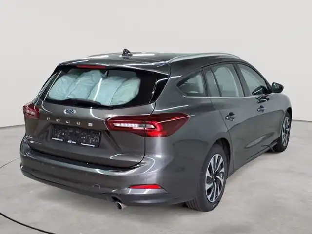 Ford Focus view 4