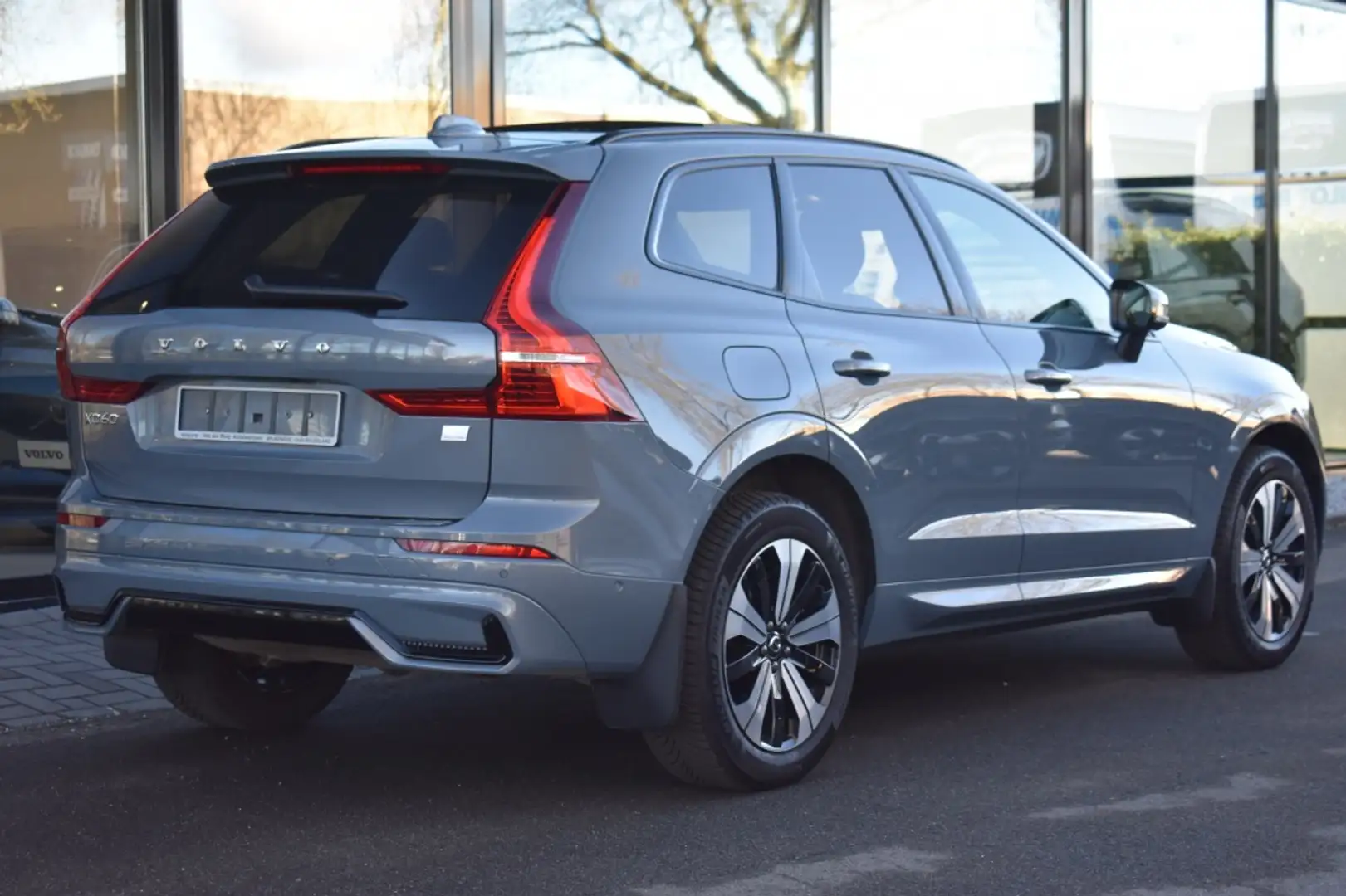 Volvo XC60 T6 350pk AWD Plus Dark | Harman Kardon | 360 camer Grijs - 2