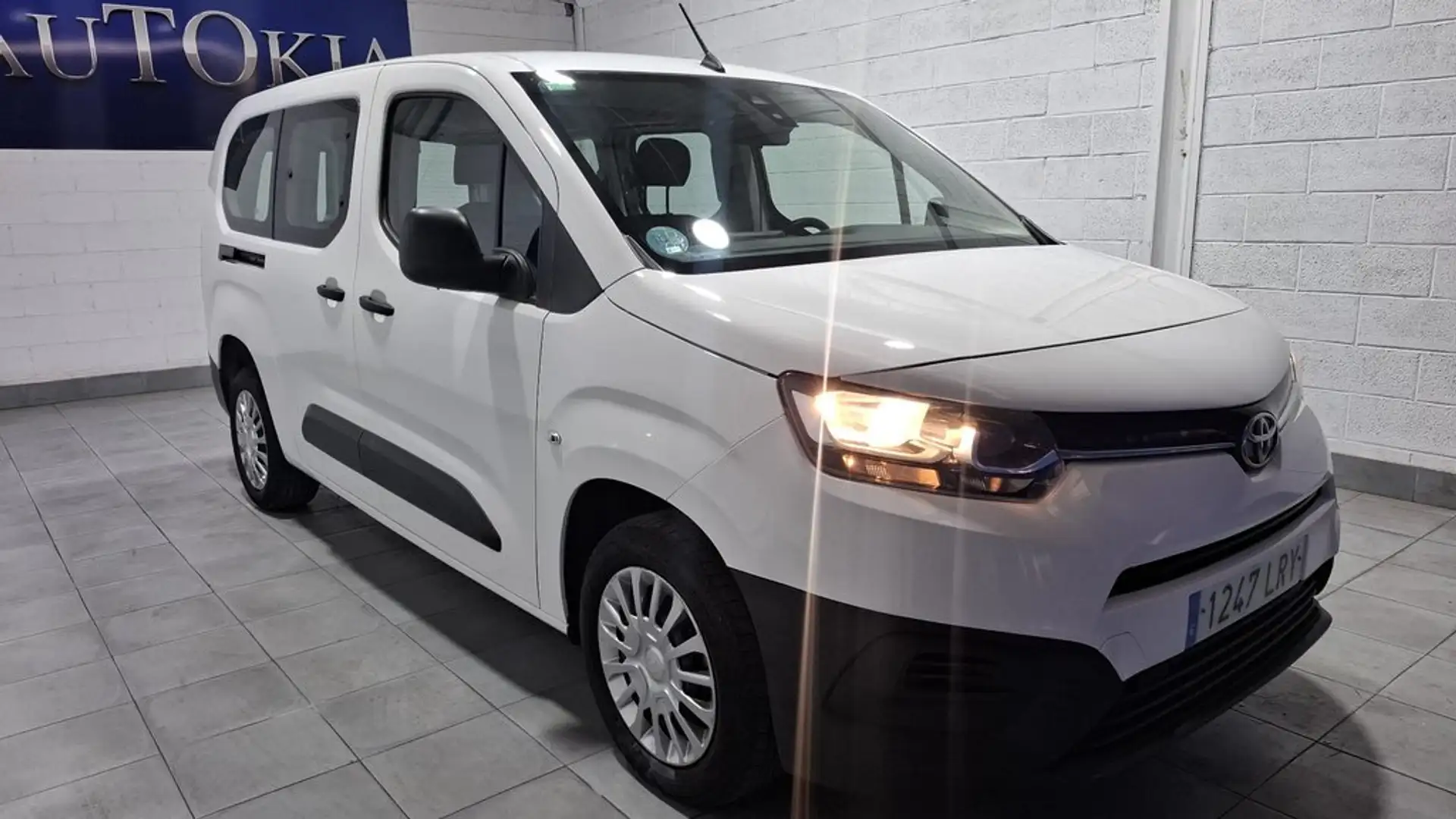 Toyota Proace City 1.5D 75kW (100CV) GX L2 Wit - 2