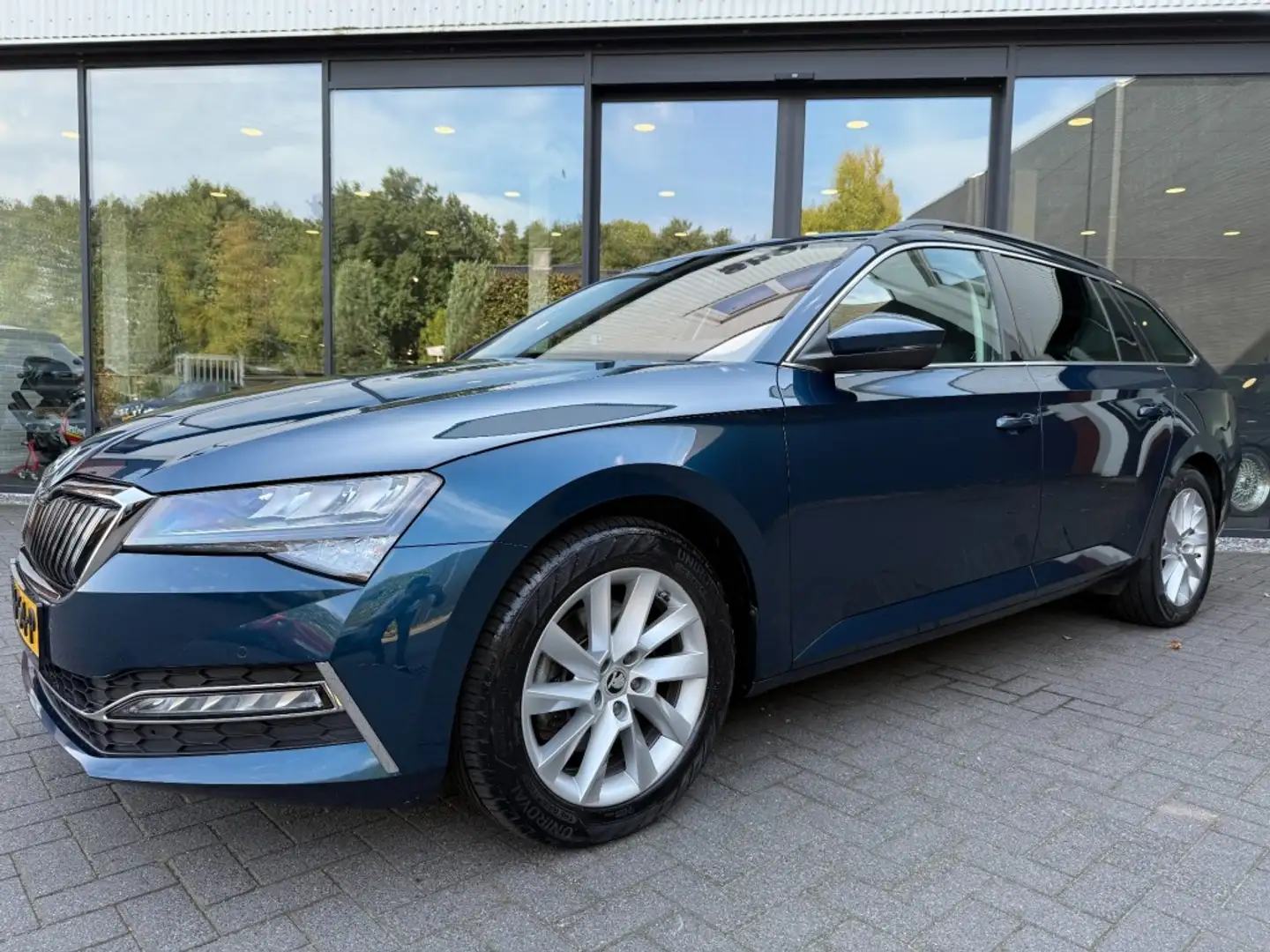 Skoda Superb 1.4 TSI IV Ed. Plus,LED,Memory,Clima,Cruise,Stoelv Blau - 2