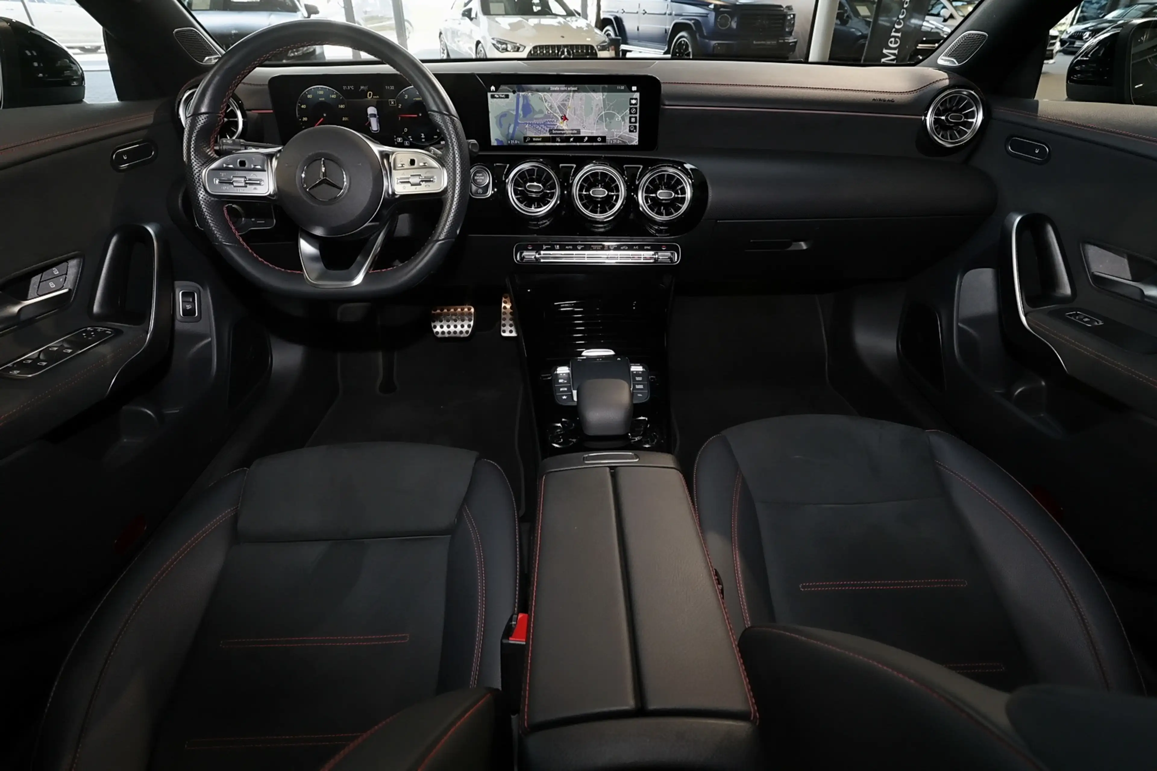 Mercedes-Benz CLA 200 AMG AHK+HIFI+KEYLESS+18" — photo 6