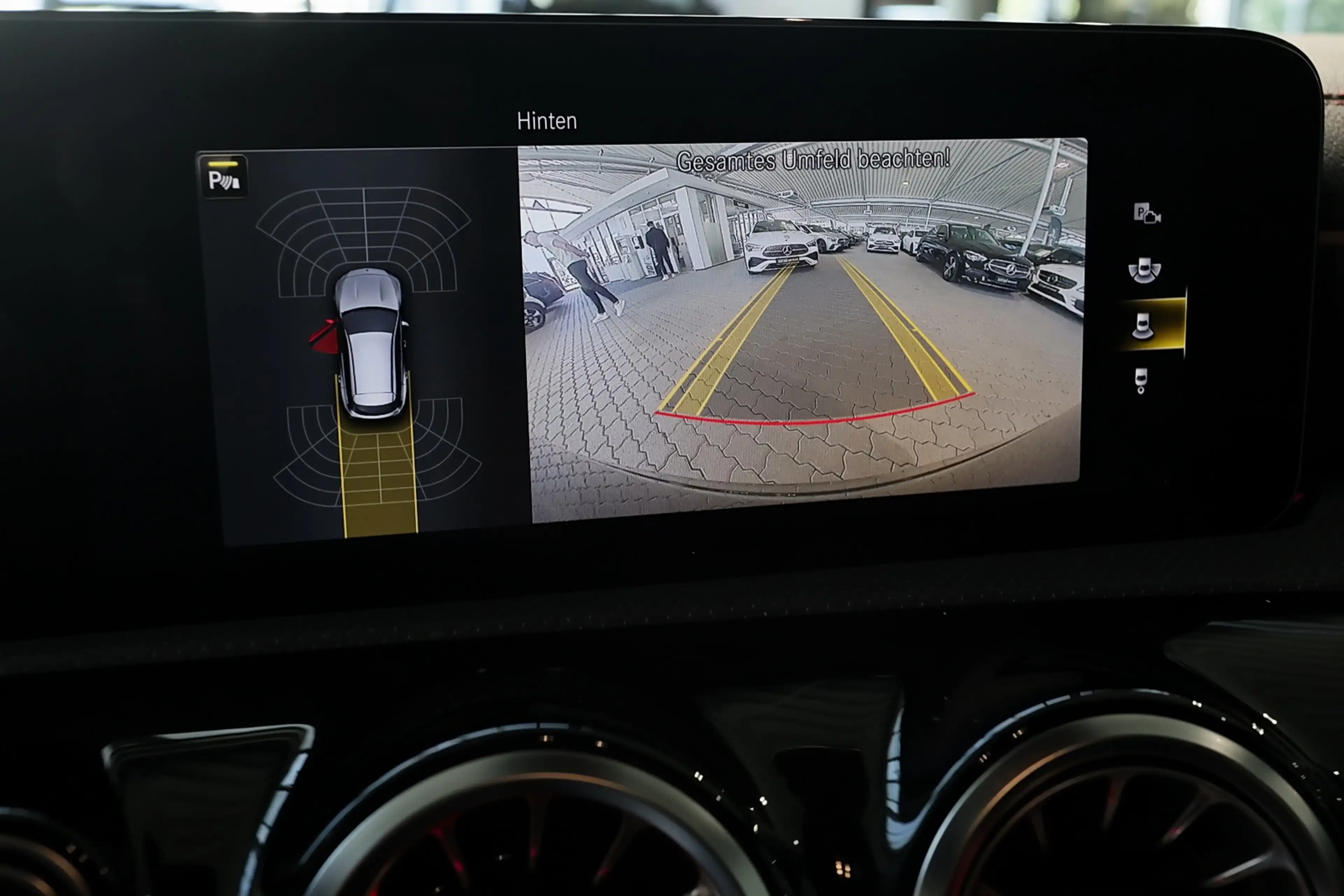 Mercedes-Benz CLA 200 AMG AHK+HIFI+KEYLESS+18" — photo 11