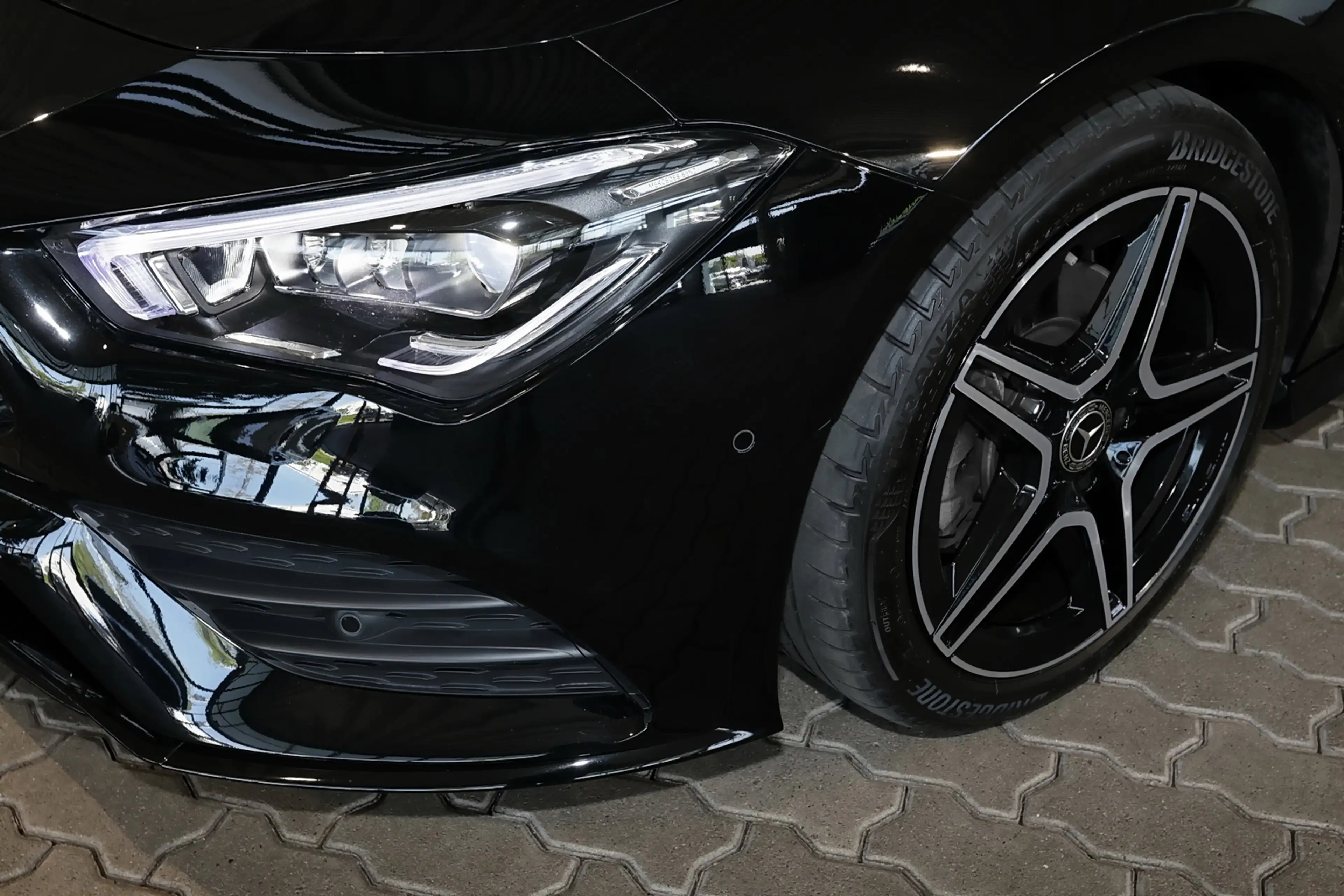 Mercedes-Benz CLA 200 AMG AHK+HIFI+KEYLESS+18" — photo 4