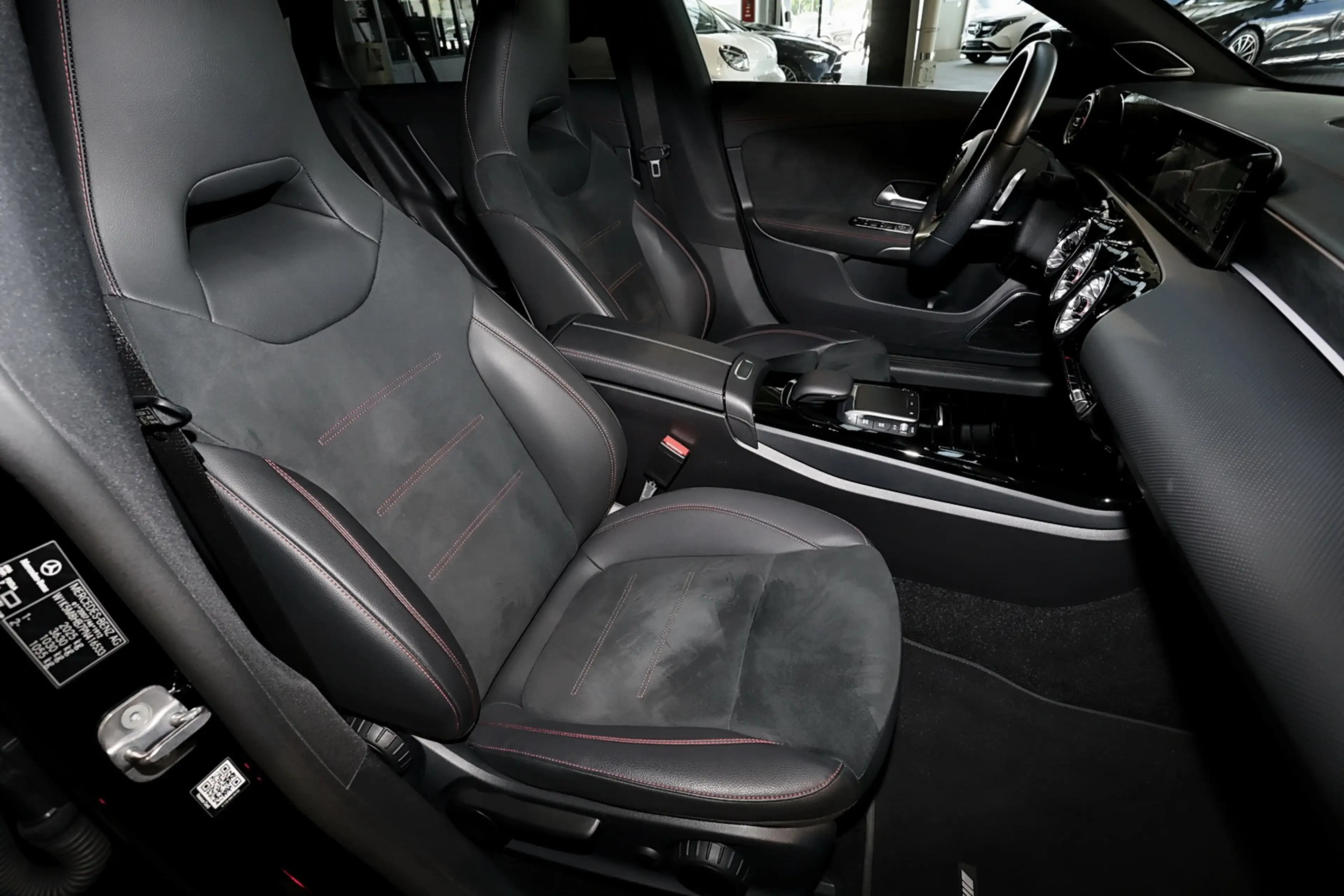 Mercedes-Benz CLA 200 AMG AHK+HIFI+KEYLESS+18" — photo 5