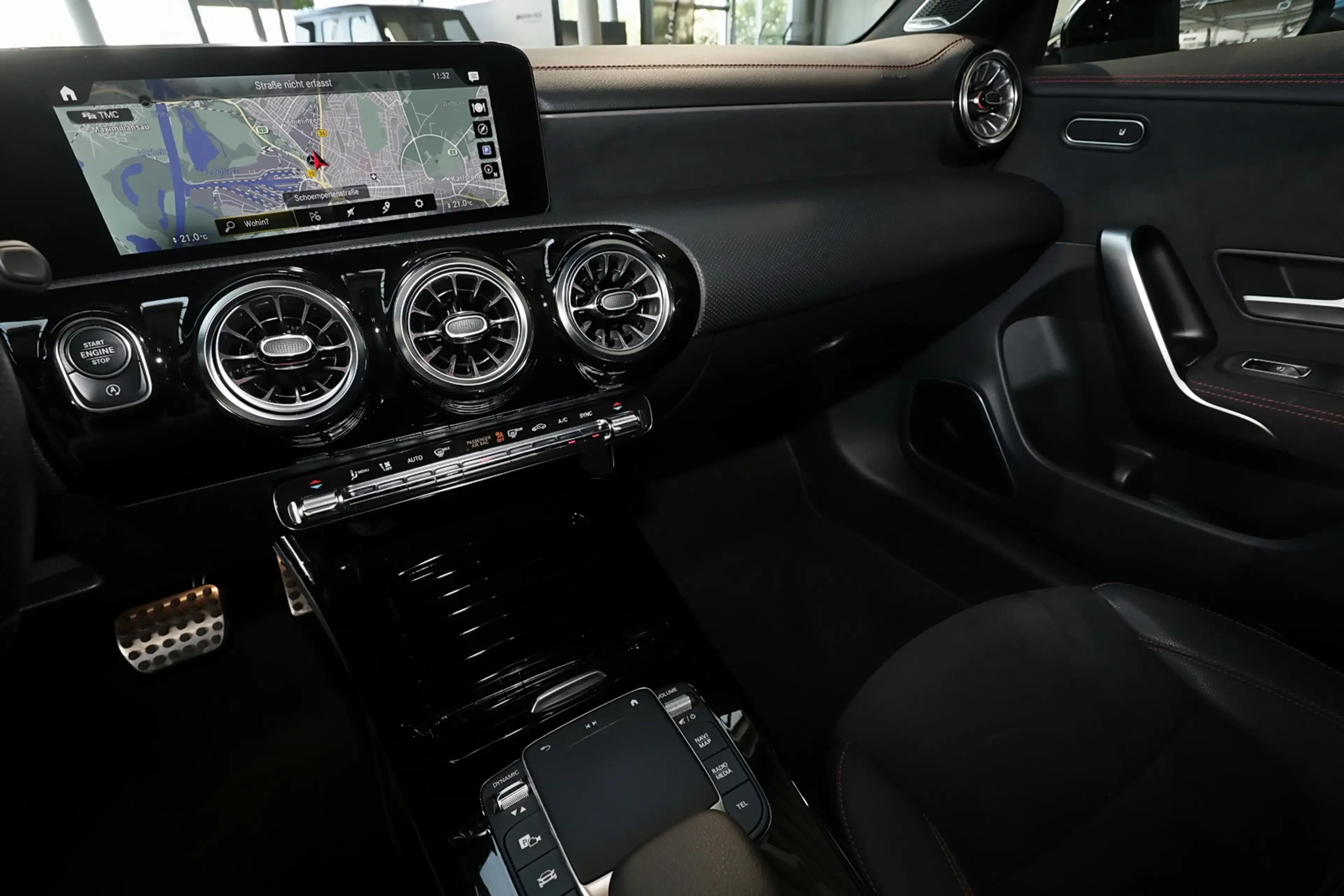 Mercedes-Benz CLA 200 AMG AHK+HIFI+KEYLESS+18" — photo 10