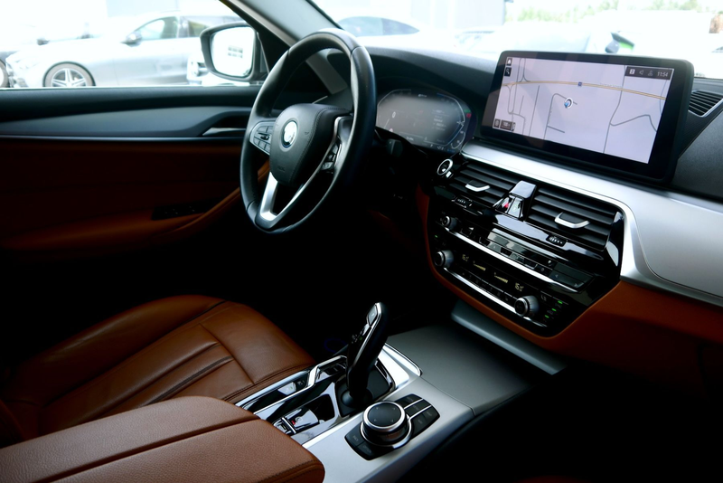 BMW 520 e PHEV Aut. *Live Cockpit & Driving Assistent* — photo 12