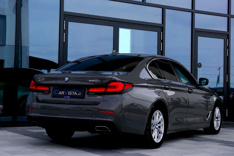 BMW 520 e PHEV Aut. *Live Cockpit & Driving Assistent* — photo 6