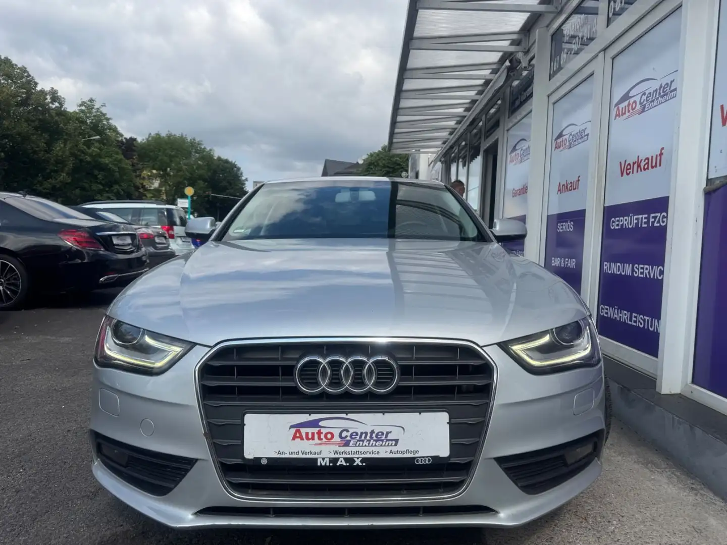 Audi A4 Lim. Attraction *Navi*Xenon*PDC*MFL* Silber - 2