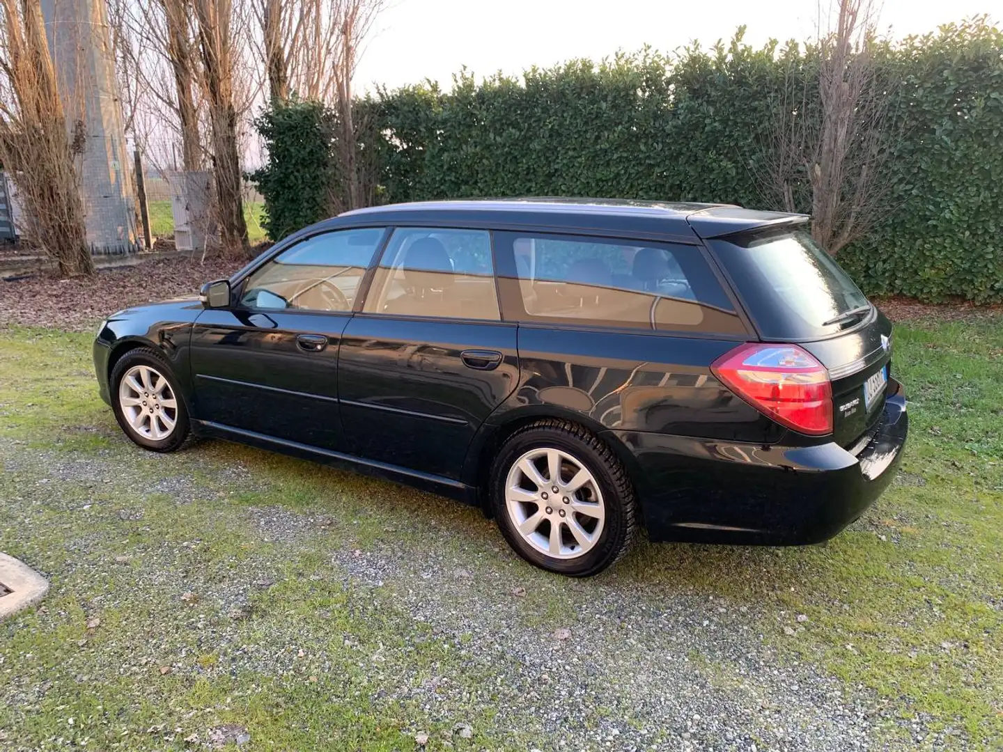 Subaru Legacy Legacy SW 2.0 Black Limited bi-fuel mt Schwarz - 2