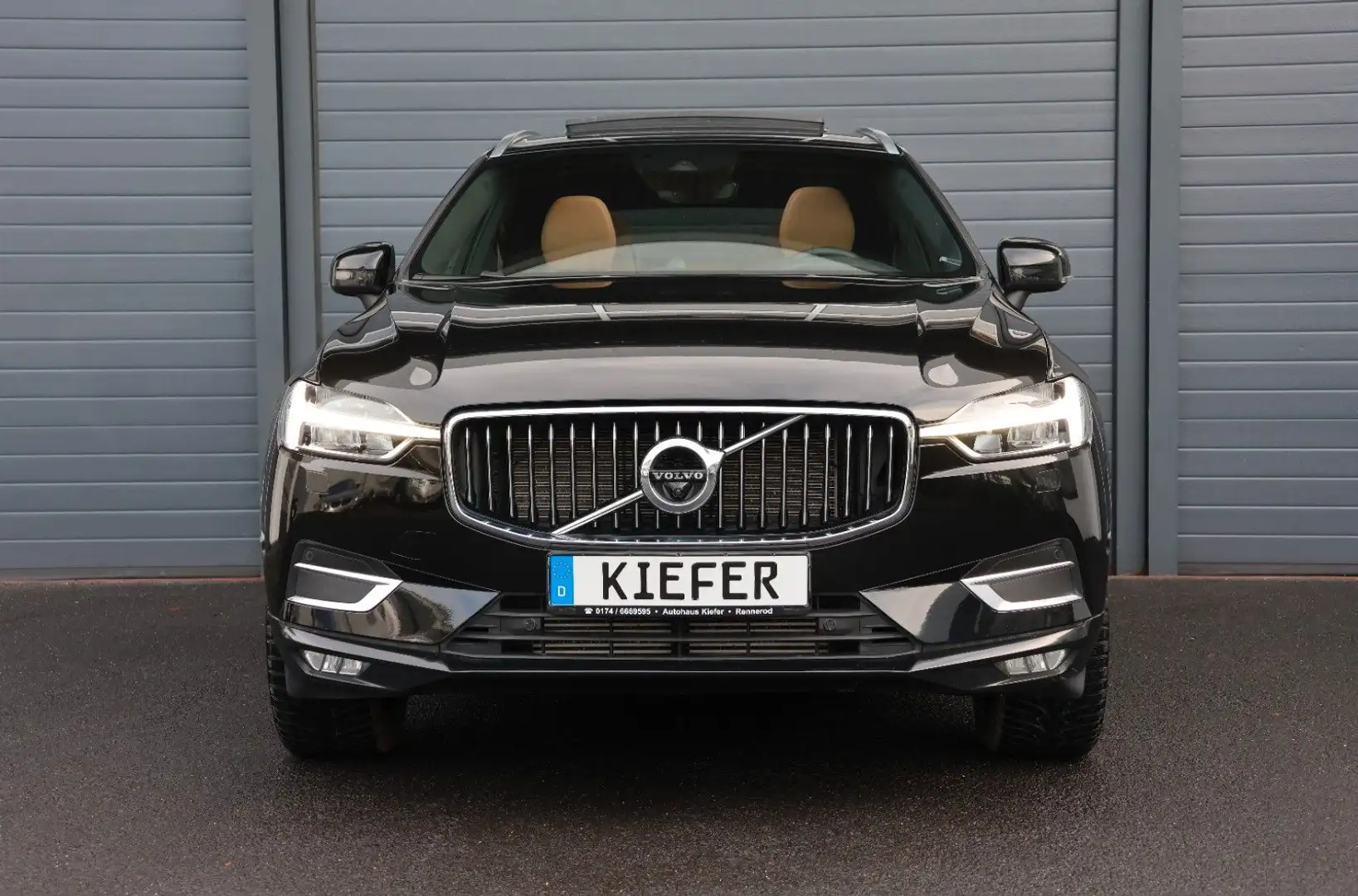 Volvo XC60 T6 AWD Inscript./ACC/360°/B&W/HUD/4xSHZ/SBL Schwarz - 2