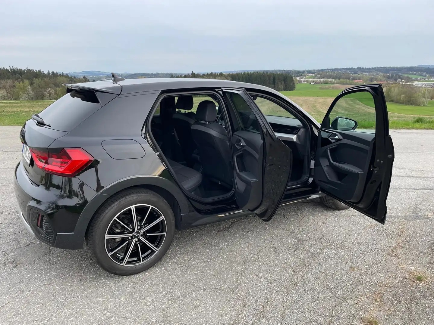 Audi A1 35 TFSI basis Schwarz - 2