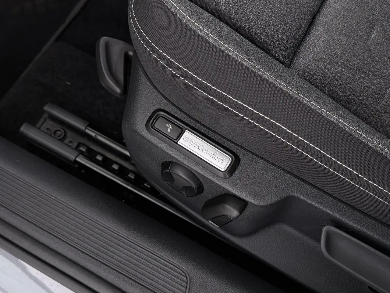 Volkswagen Passat 2.0 TDI Business LED AHK RADAR NAV, миниатюра 22