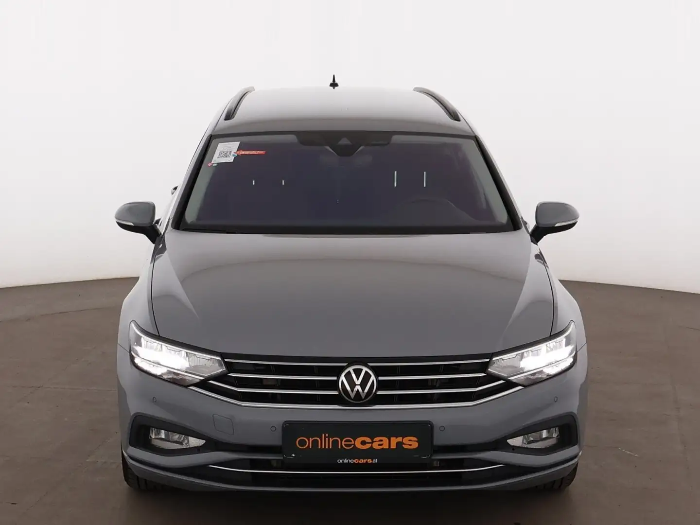 Volkswagen Passat Variant 2.0 TDI Business LED AHK RADAR NAV Grau - 2