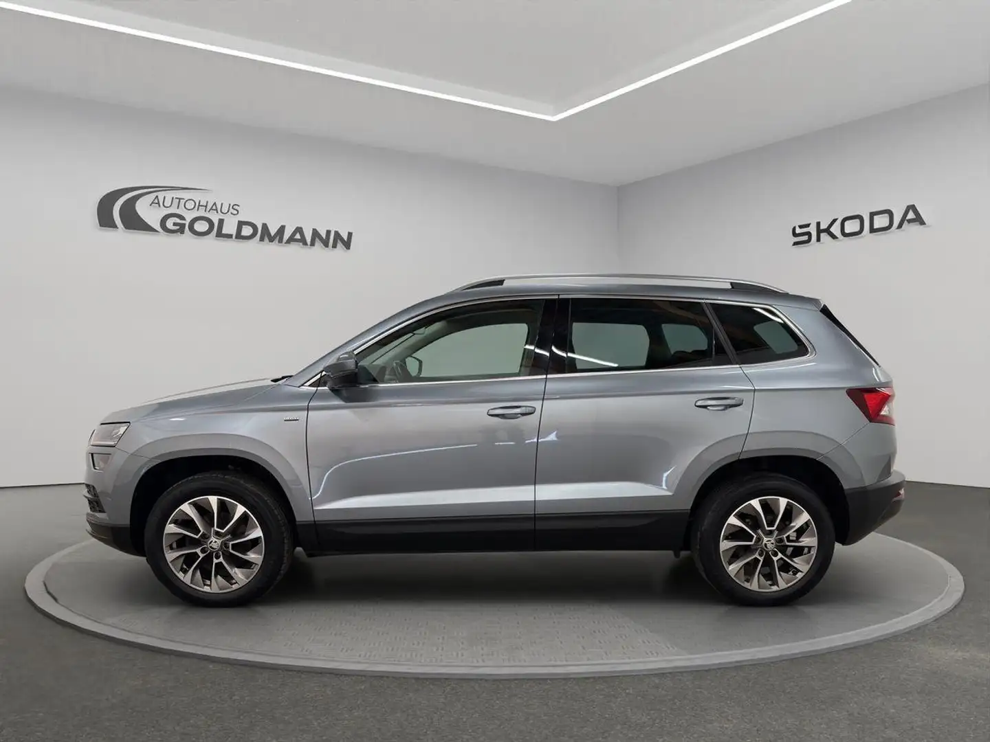 Skoda Karoq Clever 1,5 TSI 110 kW AHK Grau - 2