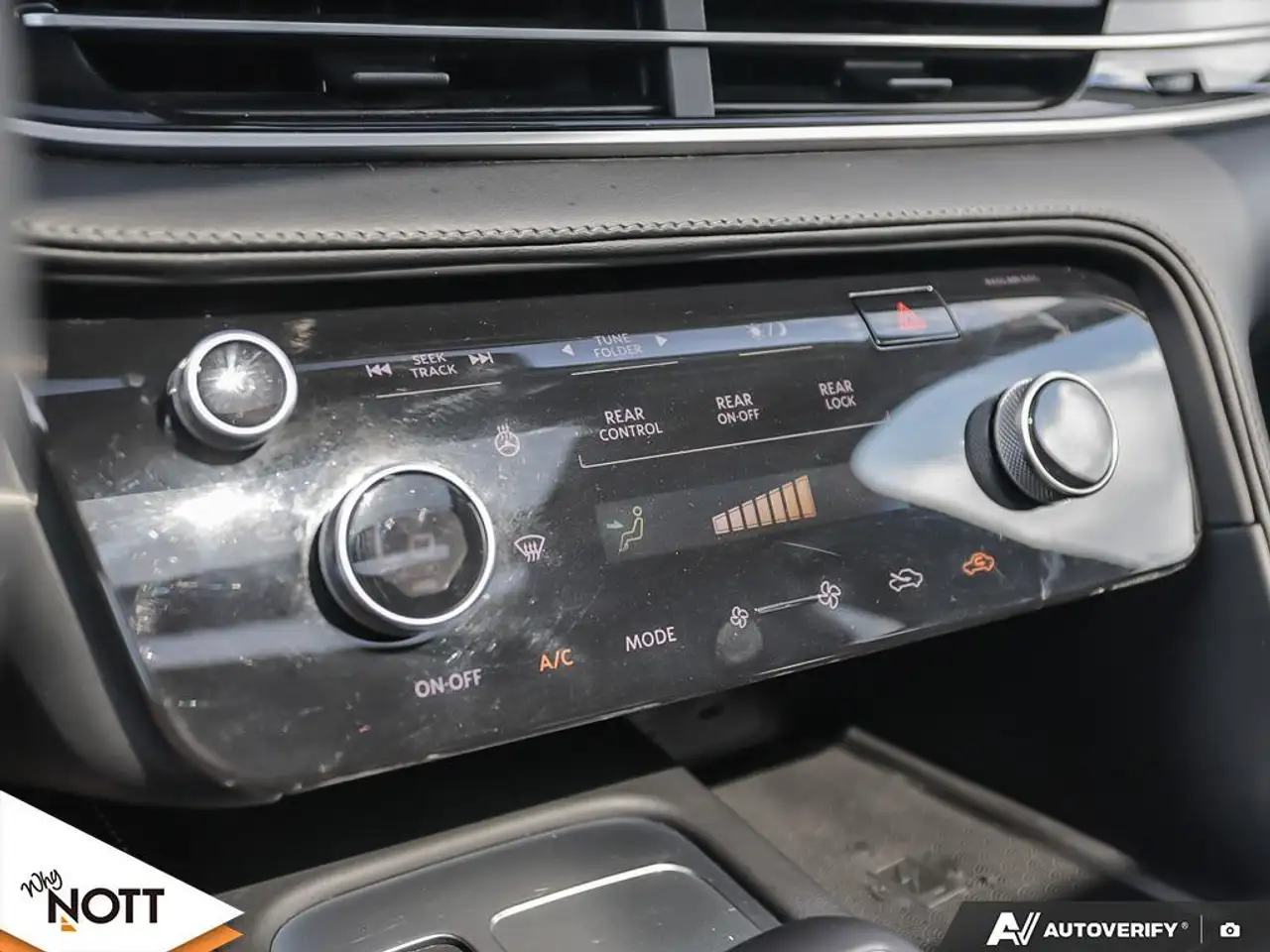 Infiniti QX60 снимка Infiniti QX60