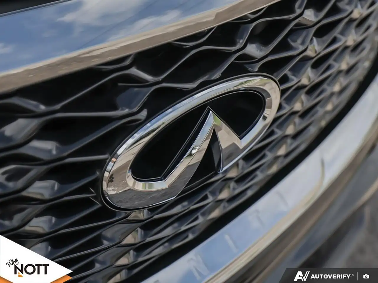 Infiniti QX60 снимка Infiniti QX60
