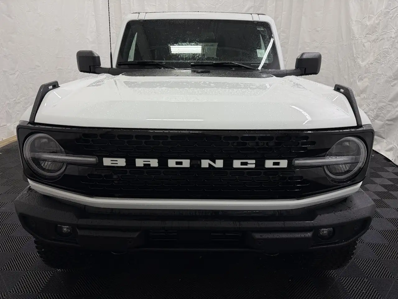 Ford Bronco снимка Ford Bronco